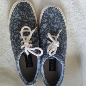 Cole Haan woman size 9 sporting sneakers